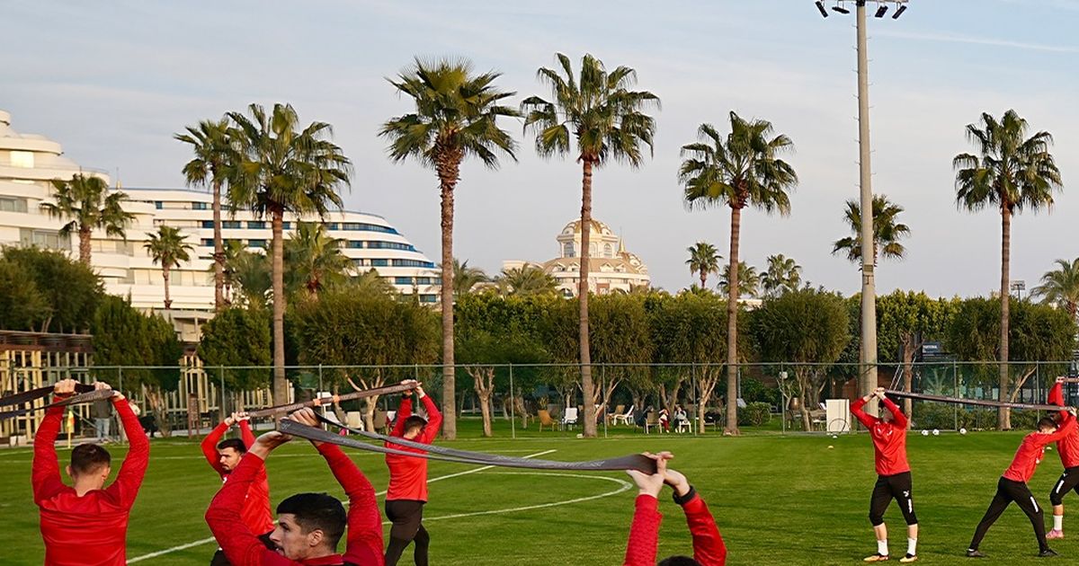 Dinamo București își întărește lotul cu Leam Eissat Clubul Dinamo București ar fi decis să-i ofere un contract atacantului Leam Eissat (18 ani), fratele internaționalului român Lisav Eissat