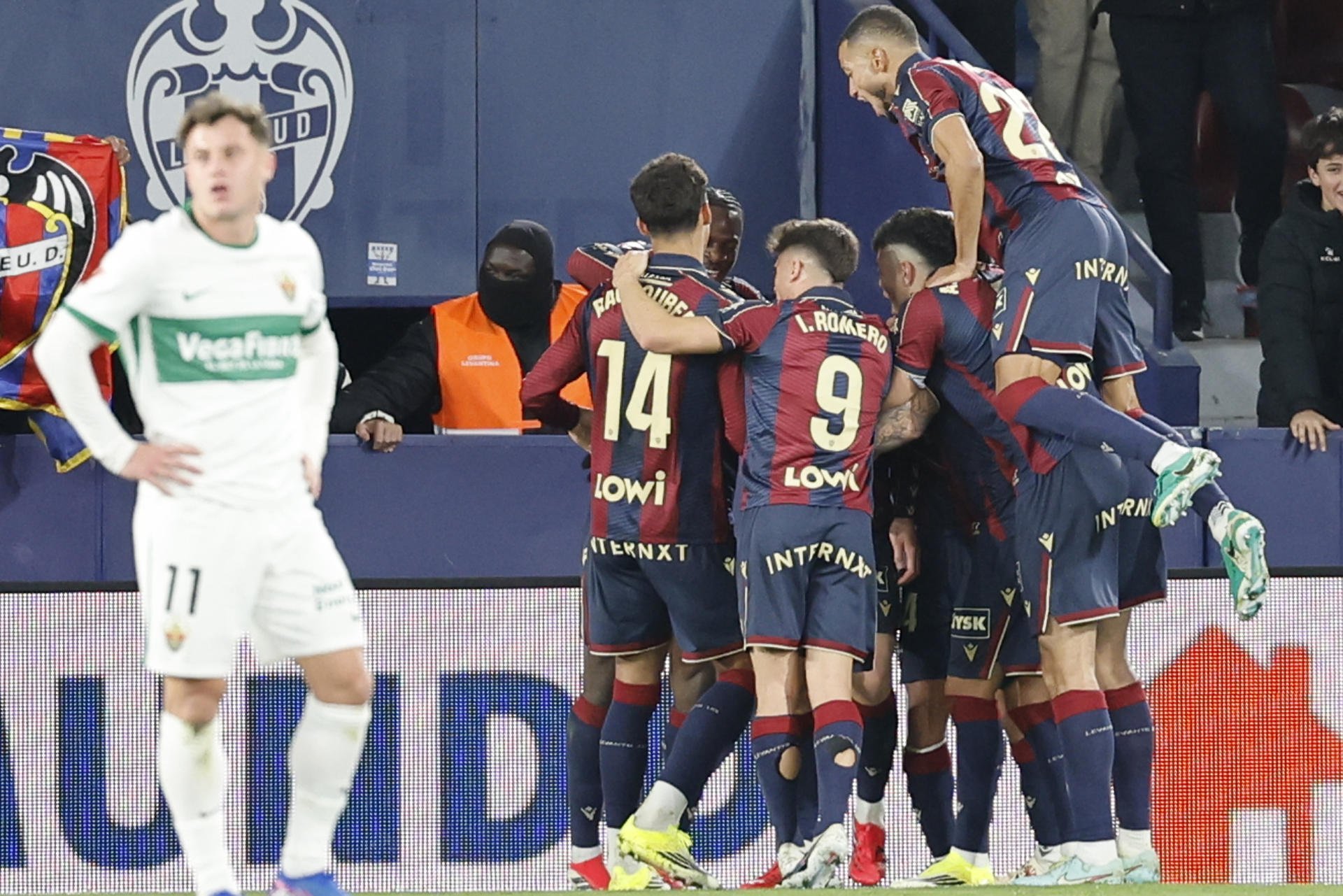 Levante învinge Elche cu un gol dramatic în minutul 95: 3-2!