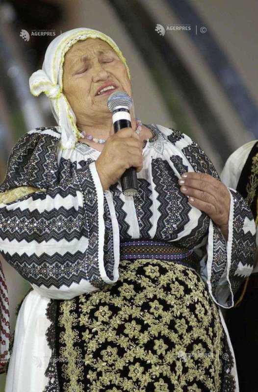 A murit Domnica Trop, ”privighetoarea” de la marginea lumii, la 87 de ani Luni, rapsodul folk Domnica Trop, cunoscută ca ”privighetoarea” din Mehedinți, a încetat din viață la vârsta de 87 de ani