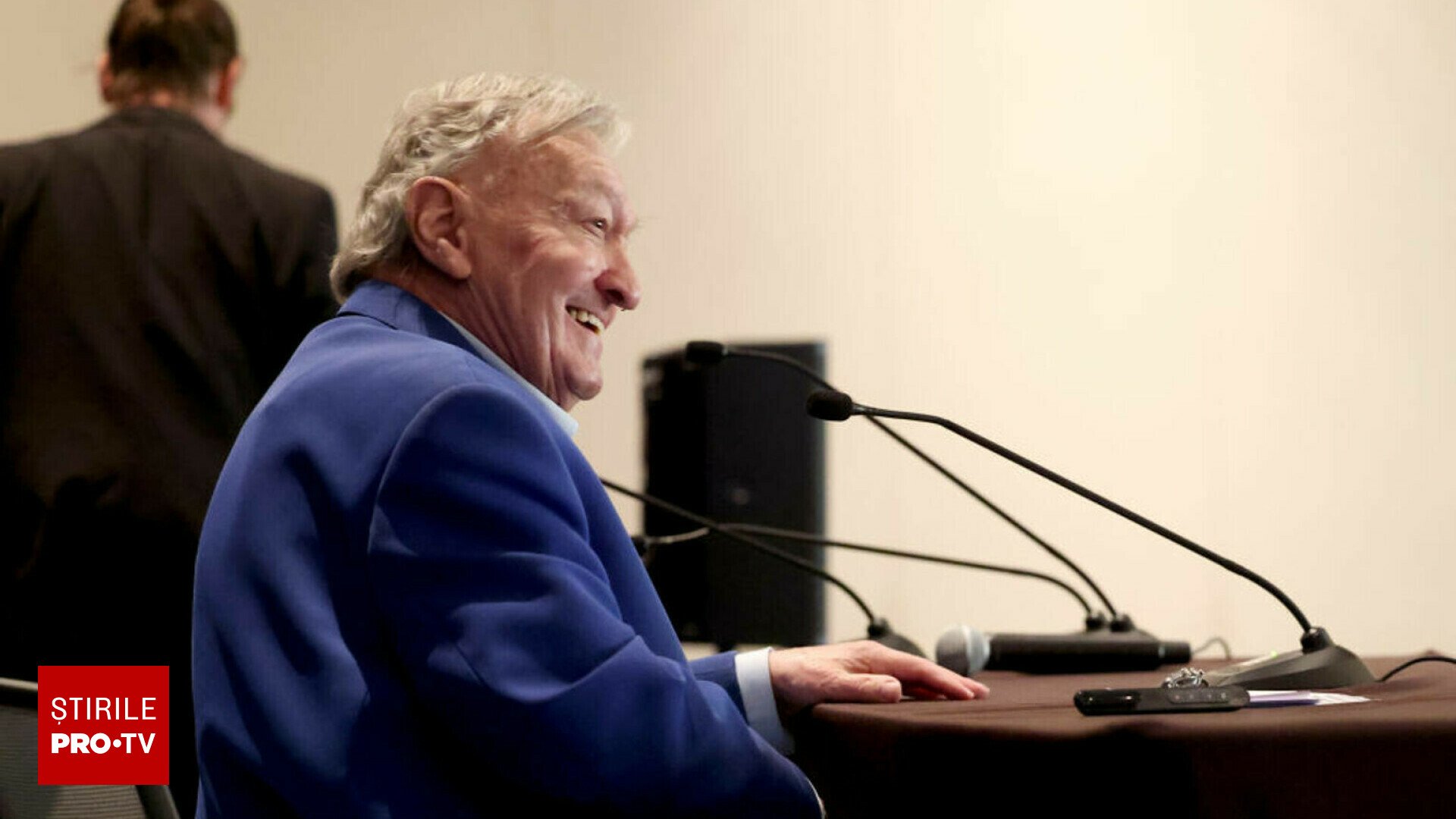 Scriitorul elvețian Erich von Daniken, părintele teoriilor extraterestre, a murit la 90 de ani Scriitorul elvețian Erich von Daniken, cunoscut pentru teoriile sale controversate despre vizitele extratereștrilor pe Pământ, a încetat din viață sâmbătă la vârsta de 90 de ani, conform unei declarații made public de biroul său