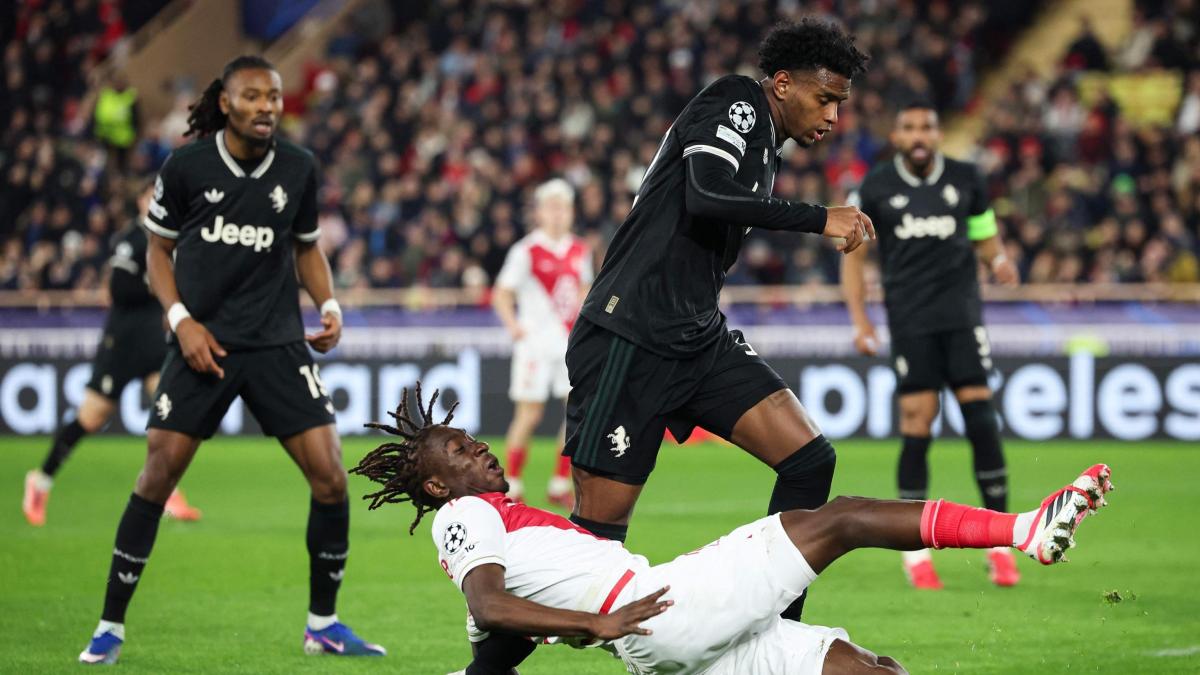 Juve înfruntă un ultim meci de foc la Montecarlo și încheie faza grupelor fără victorie În ultima partidă din faza grupelor Ligii Campionilor, Juventus a remizat 0-0 împotriva echipei AS Monaco, pe stadionul Louis II, un rezultat care lasă ambele echipe calificate pentru playoff-uri