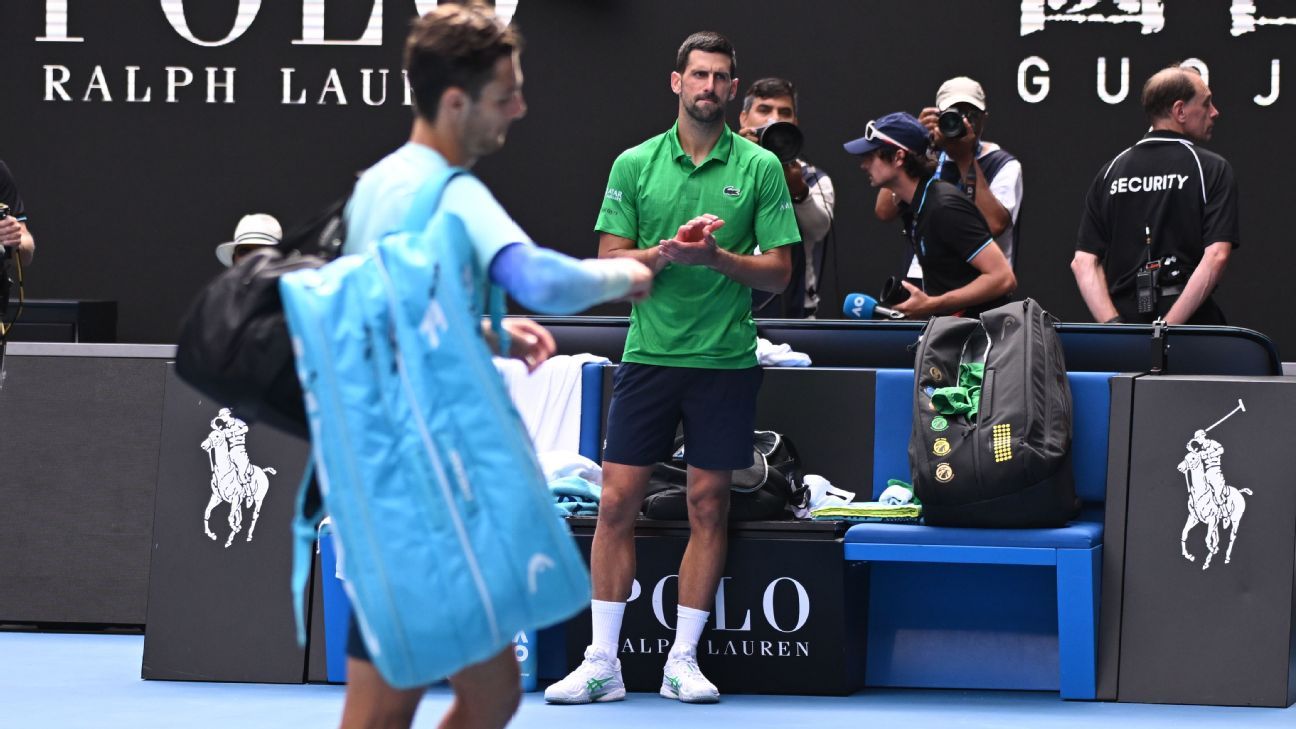 Djokovic avansează în semifinale după retragerea lui Musetti Novak Djokovic a reușit să se califice în semifinalele Australian Open, dar cu siguranță nu a uitat că s-a aflat la un pas de eliminare