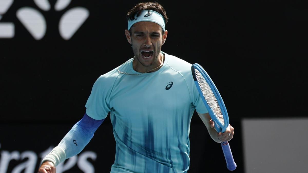 Semifinala Rybakina – Pegula la Australian Open: Un duel captivant în tenisul feminin Elena Rybakina și Jessica Pegula se vor confrunta în a doua semifinală a competiției de simplu feminin de la Australian Open, după ce ambele au obținut victorii convingătoare în sferturile de finală