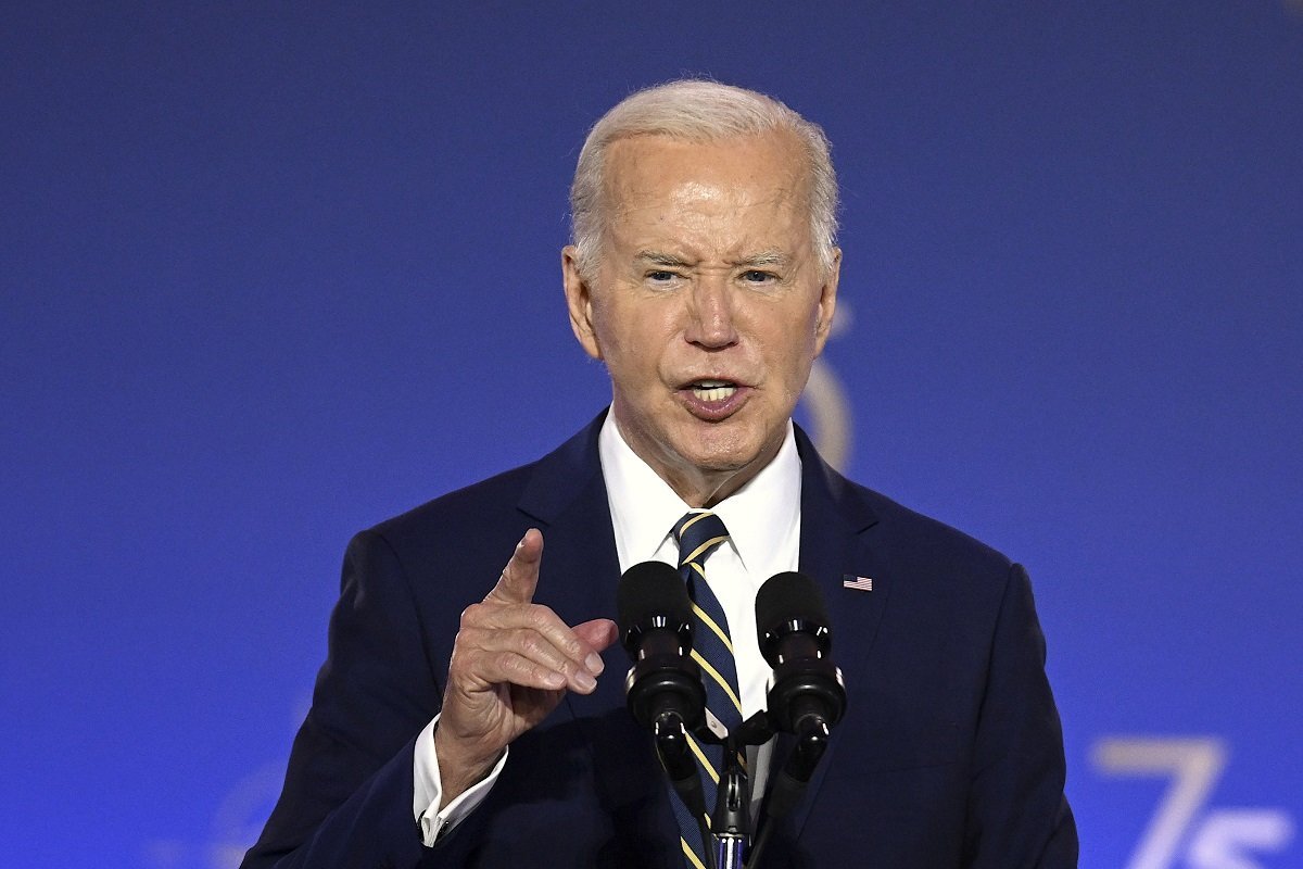 Biden condamnă violența de la Minneapolis