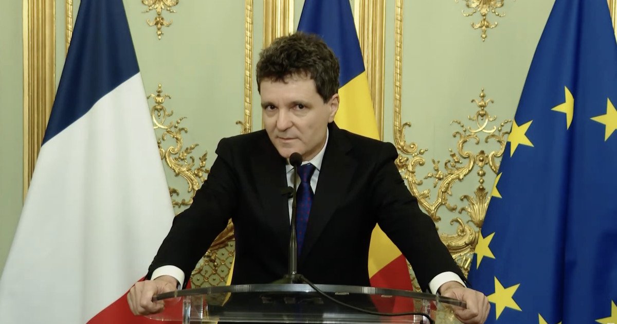 Nicușor Dan: Politica, o necesitate personală și socială În cadrul unei întâlniri cu elevii de la Colegiul Național „Unirea” din Focșani, președintele Nicușor Dan a declarat că intrarea sa în politică a fost o reacție la limitările întâlnite în activitatea ONG-urilor