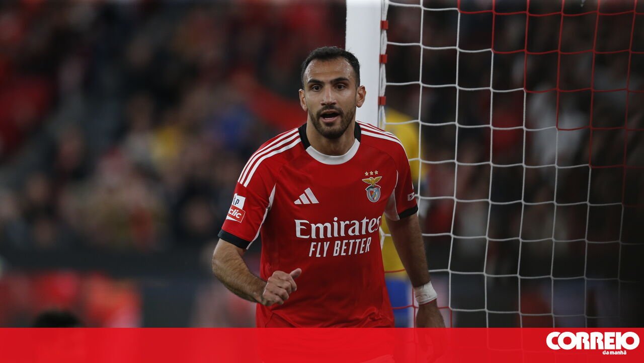 Benfica își finalizează turul sezonului 2025/26 cu o înfruntare contra Estorilului Pe stadionul Da Luz, Benfica se pregătește să încheie prima parte a sezonului cu un meci important împotriva echipei Estoril, programat pentru ora 18:00