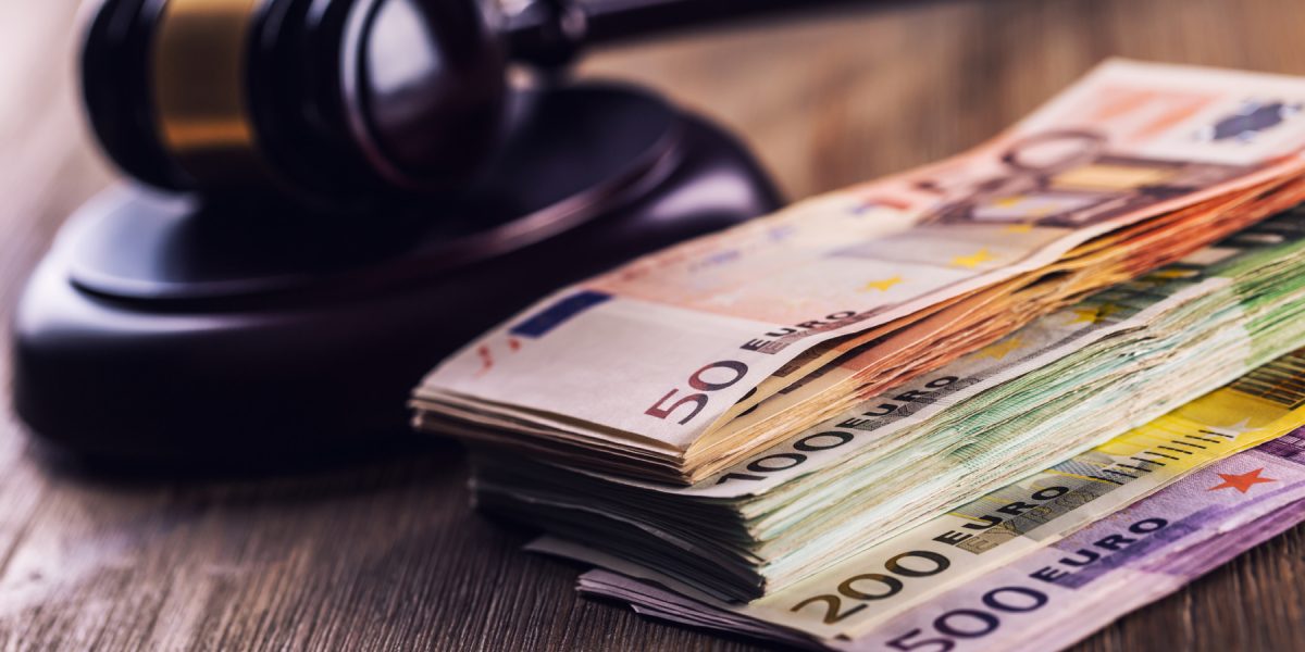 Pensii-magistrati-bani-euro-ciocanel.jpg - NewsFactor