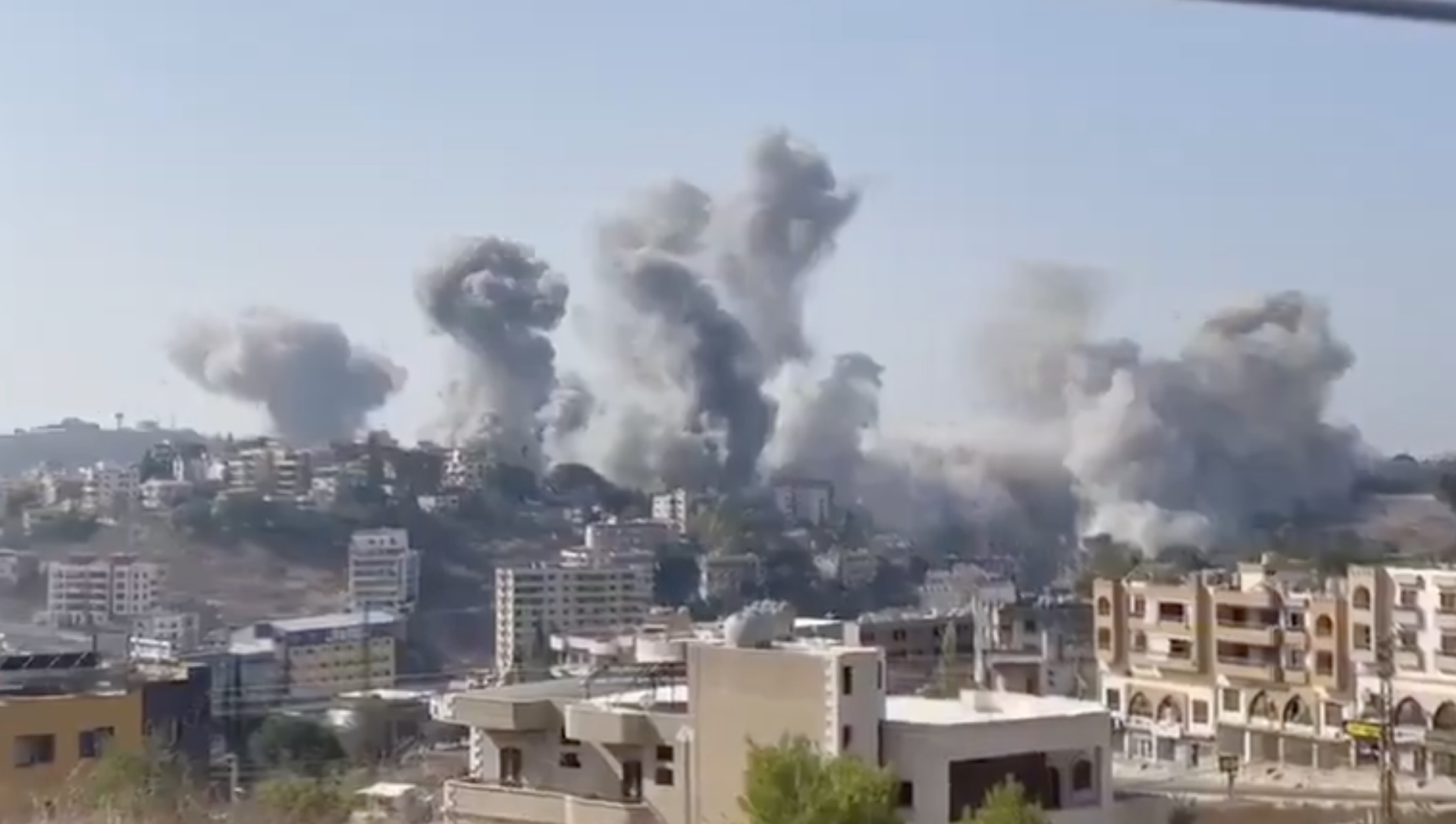Armata israeliană a lansat duminică zeci de bombardamente în sudul Libanului, vizând presupuse infrastructuri militare ale grupării șiite Hezbollah