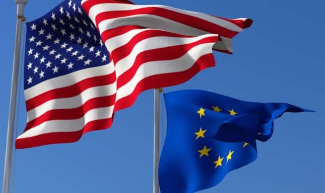 Steaguri-UE-SUA-sursa-wikipedia.jpg - NewsFactor