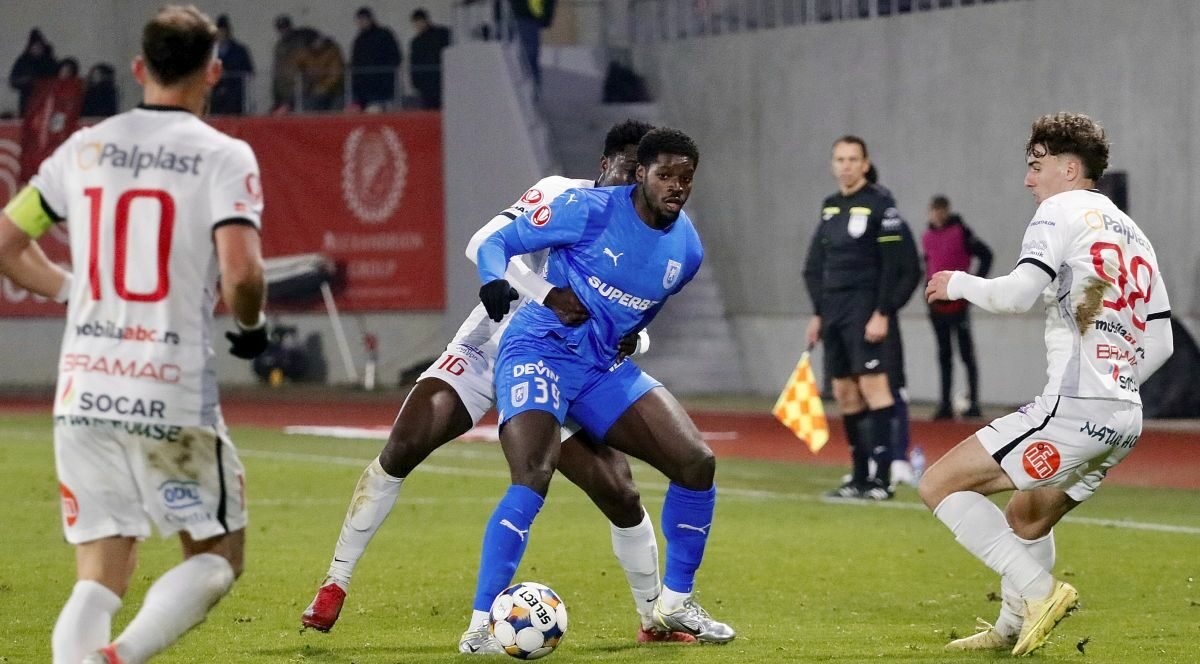 Steven Nsimba, decizia care îl scoate pe Filipe Coelho de la Craiova!