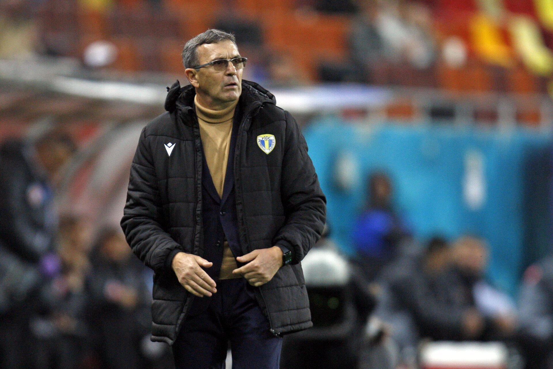 Duel de tradiție pe Stadionul Ilie Oană Luni, 19 ianuarie, de la ora 20.00, Ploieștiul va fi zguduit de un meci atrăgător între Petrolul și Universitatea Craiova, o confruntare care promite să aducă intensitate și emoție pe teren