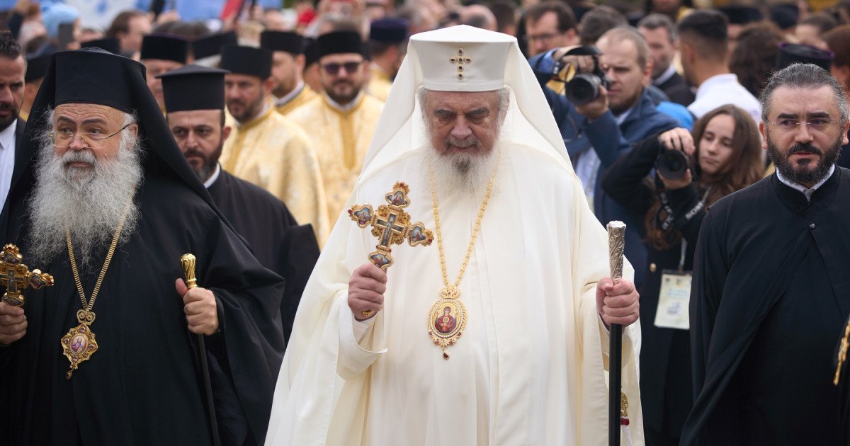 Sărbătoarea Botezului Domnului la Catedrala Patriarhală din București Credincioșii ortodocși din România au celebrat marți, 6 ianuarie, Botezul Domnului, un moment deosebit în calendarul religios, marcat prin tradiții și obiceiuri străvechi