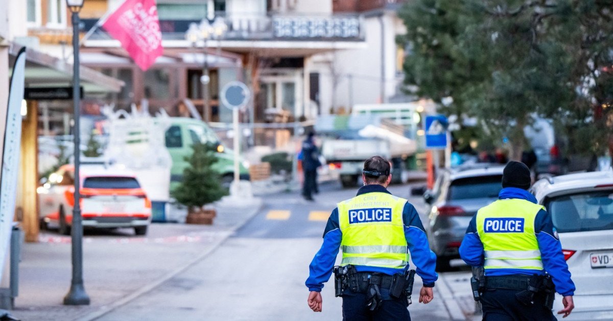 Tragedie în Alpi: Explozie în stațiunea Crans Montana lasă victime în noile ore ale anului 2026 Elveția este în doliu după o explozie devastatoare care a avut loc într-un bar din stațiunea de schi Crans Montana, lăsând în urmă zeci de victime