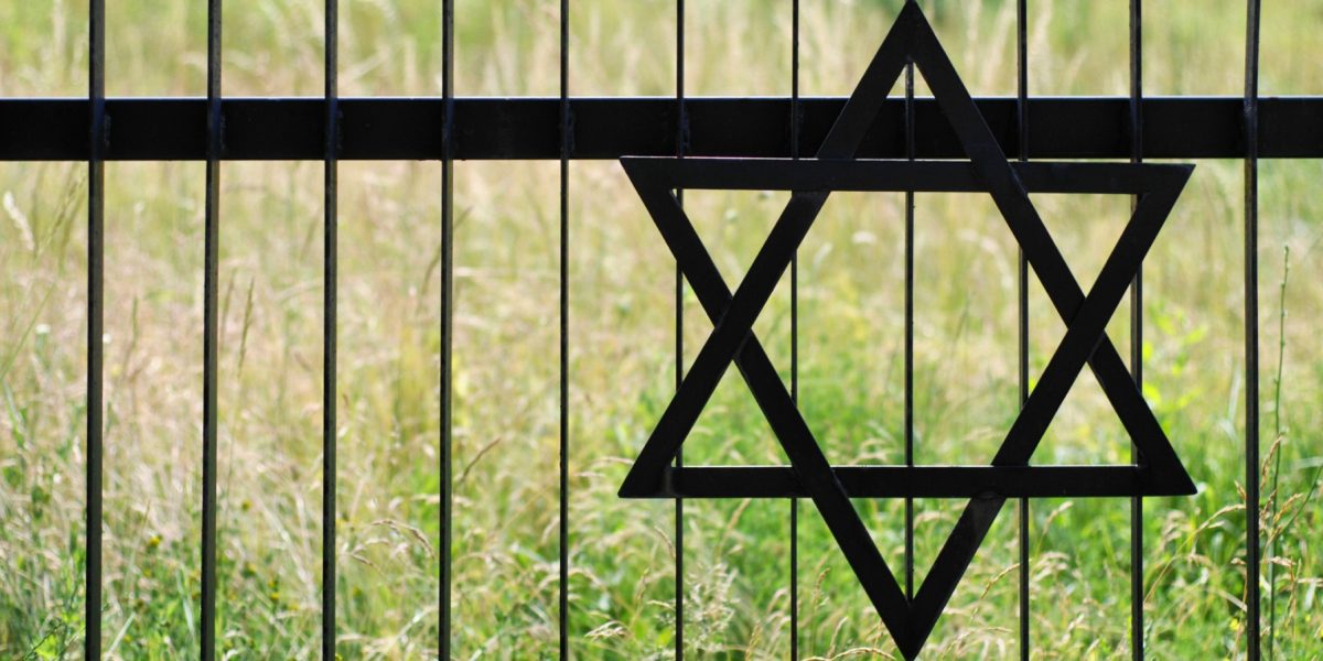 antisemitism-steaua-lui-david-evrei-israelieni-lagar-concentrare-nazism-extreminare.jpg - NewsFactor