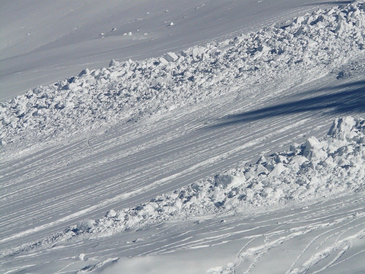 Avertizare de avalanșe în Munții Rodnei