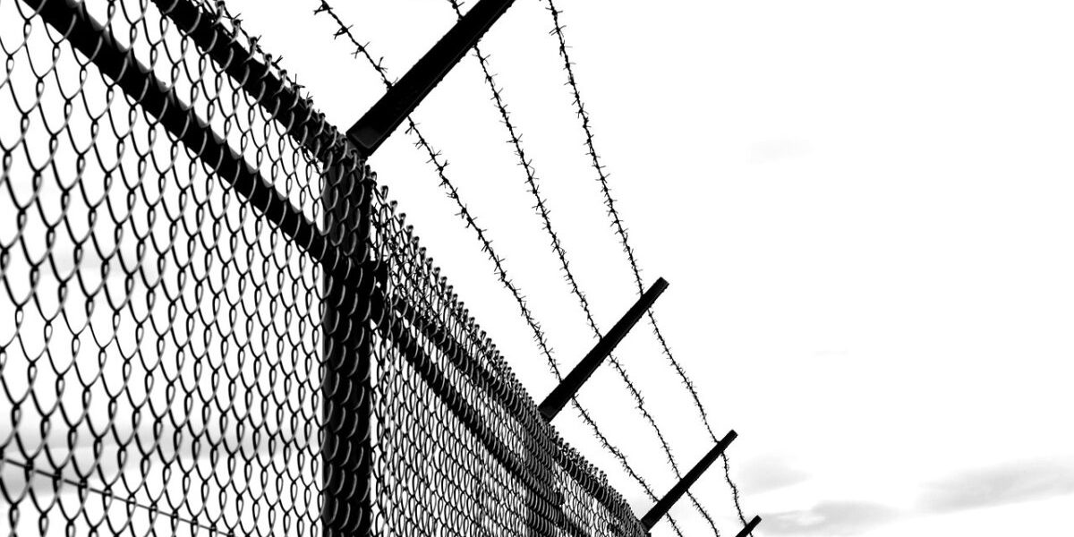 barbed-wire-g01ed0ce60_1280-e1673949380464.jpg - NewsFactor