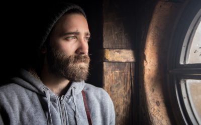 casa-barbat-fereastra.jpg - NewsFactor