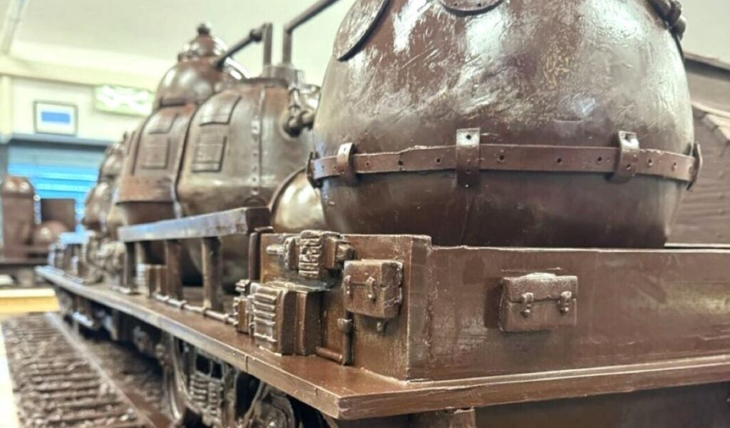 cel-mai-mare-tren-ciocolata-italia-jocuri-olimpice.jpg - NewsFactor