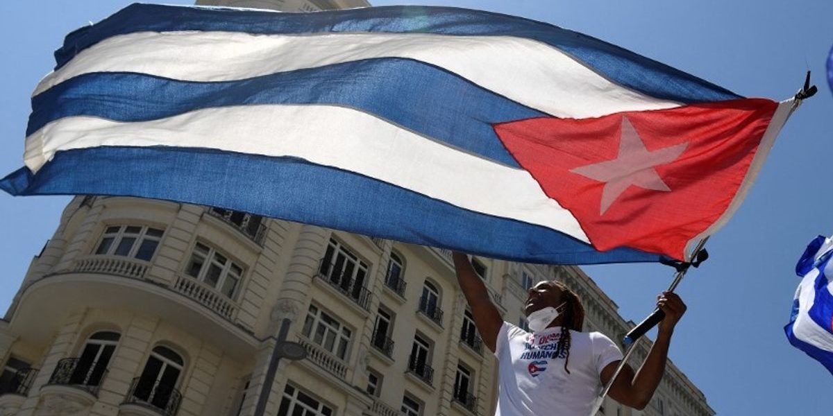 cuba-steag-ambasada.jpg - NewsFactor