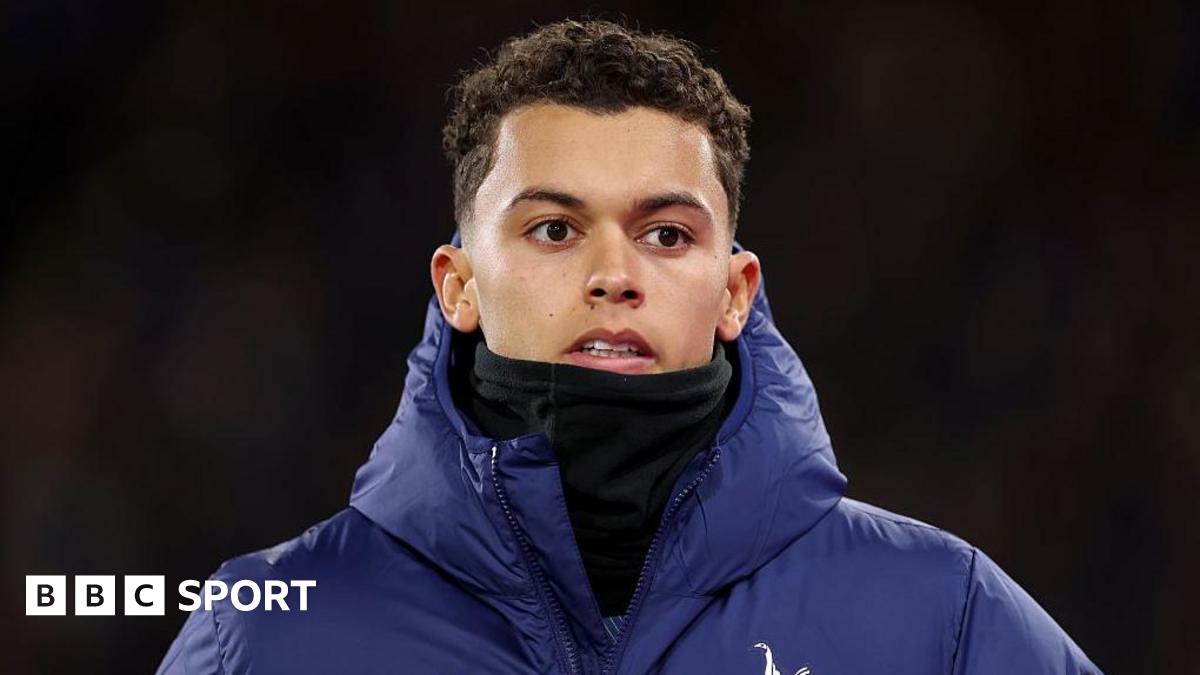 Brennan Johnson, în echipa lui Crystal Palace Atacantul Brennan Johnson va fi inclus în lotul lui Crystal Palace pentru confruntarea de duminică cu Newcastle, după ce transferul său de record de £35 milioane de la Tottenham a fost finalizat vineri