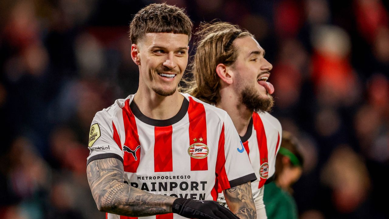 PSV Eindhoven în căutarea supraviețuirii în Champions League PSV Eindhoven se află într-o situație delicată în grupa unică a Ligii Campionilor, clasându-se pe locul 21, cu only 8 puncte