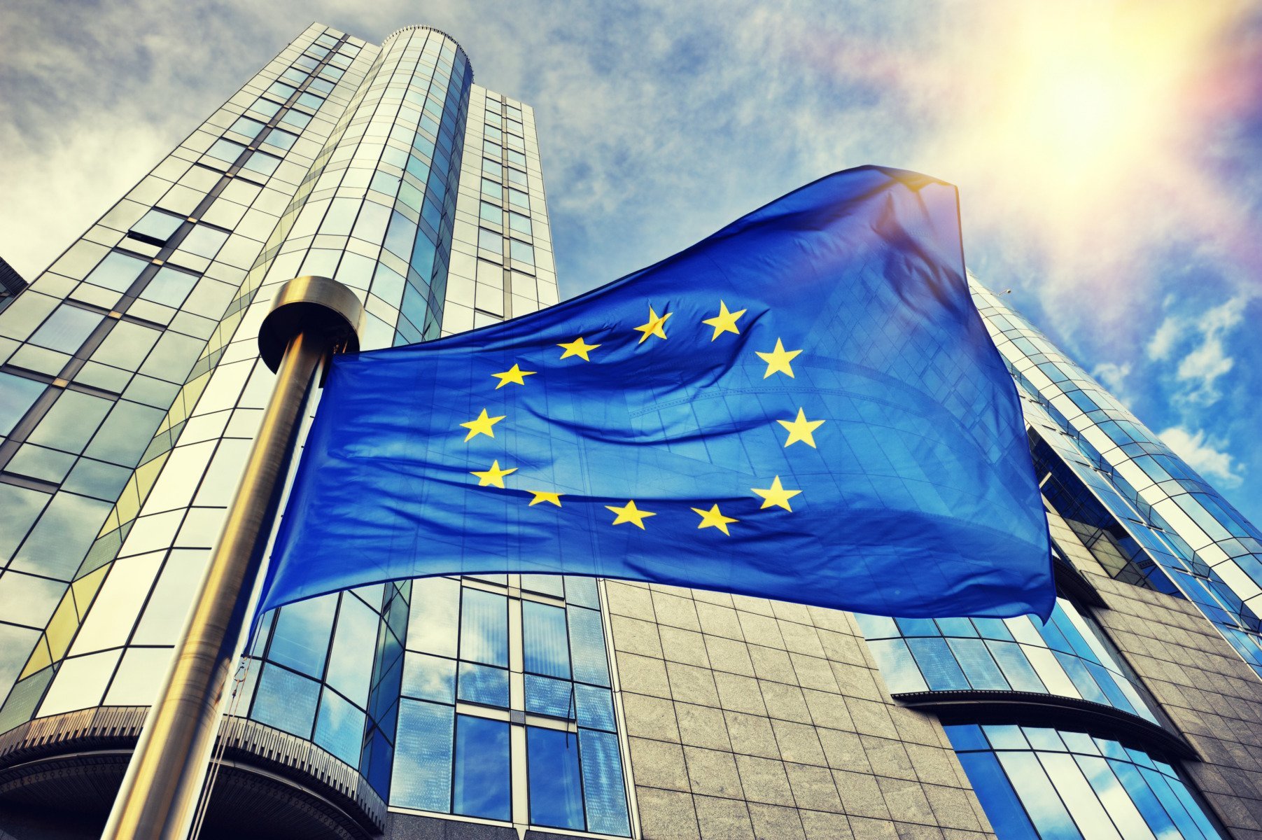 Reformulează acest titlu în stil jurnalistic românesc, 55-70 caractere, informativ și direct. Fără clișee sau formule introductive. Titlu: 522 de milioane de euro

REGULI STRICTE:
– Răspunde cu UN SINGUR titlu, nimic altceva
– Fără opțiuni, fără variante, fără numerotare
– Fără a număra caracterele în răspuns
– Fără ghilimele în jurul titlului
– Fără majuscule la fiecare cuvânt (nu Title Case) – doar prima literă din propoziție și numele proprii
– Fără punct la finalul titlului
– Fără formatare markdown sau HTML
– Fără două puncte (:) urmate de subtitlu generic
– Prima literă din titlu trebuie să fie majusculă
– Numele proprii cu majusculă (ex: Fritz, PSD, România)