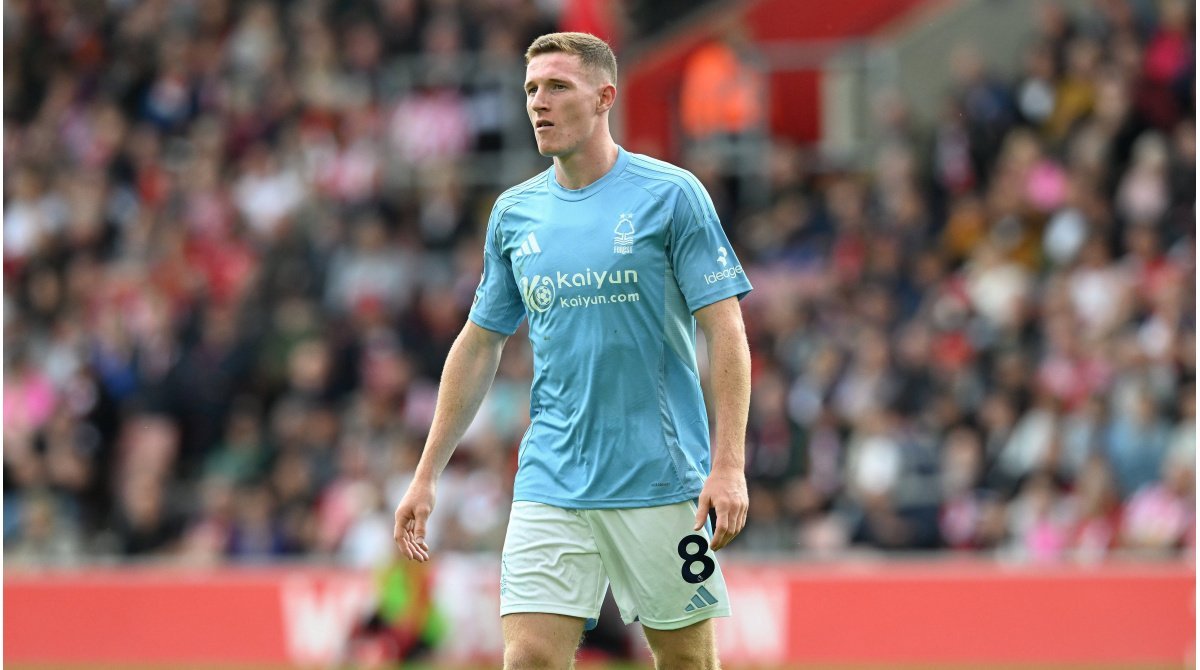 Totul despre mișcările din piața de transferuri – se adună zvonuri și speculații Pe măsură ce fereastra de transferuri din ianuarie este deschisă, cluburile din fotbalul european, în special din Premier League, se află într-o continuă mișcare