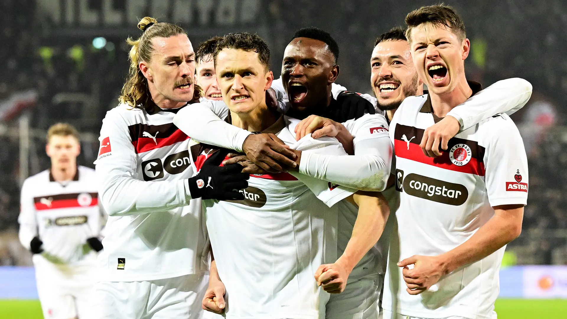 FC St. Pauli smulge un punct prețios în finalul meciului cu Leipzig