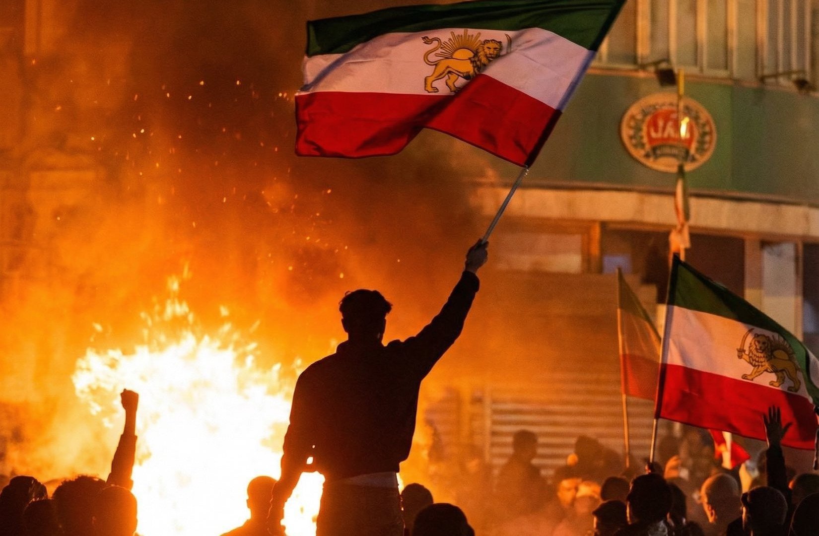 Tensiunile dintre Statele Unite și Iran au atins un nou nivel, după ce Secretarul Trezoreriei SUA, Scott Bessent, a anunțat că Washingtonul monitorizează o creștere bruscă a ieșirilor de capital realizate de elita conducătoare a Iranului