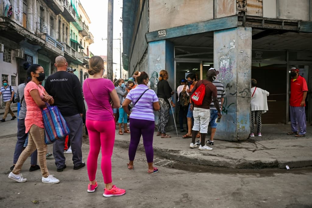Cuba, fără petrol și bani