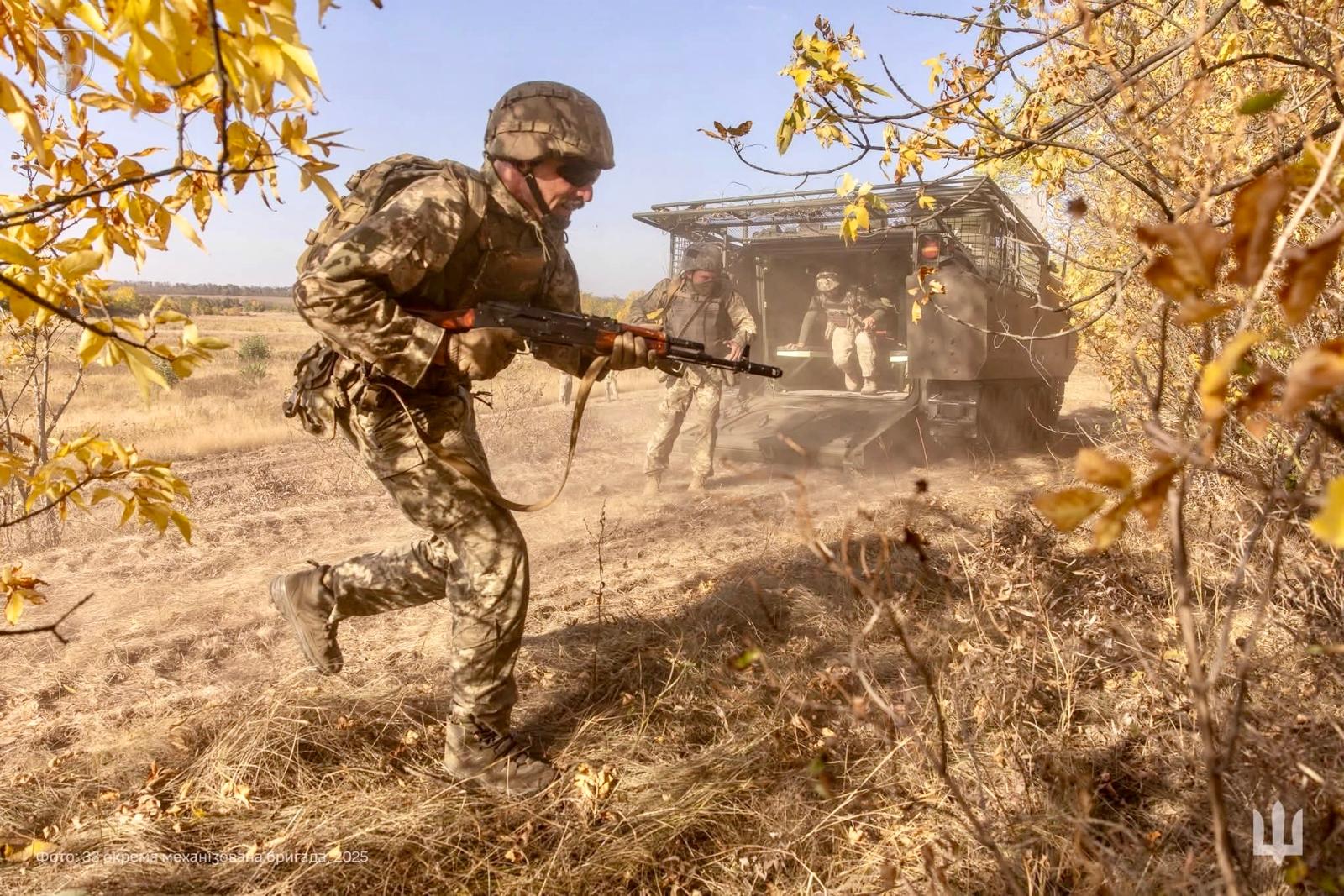 Președintele american Donald Trump a creat o nouă criză diplomatică în Europa, de această dată prin intenția sa de a cumpăra Groenlanda, ceea ce a zădărnicit aprobarea unui pachet de sprijin economic pentru Ucraina