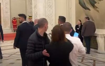 ofiter-de-presa-guvern-impinge-jurnalisti.jpg - NewsFactor