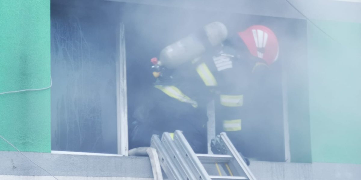 pompier-spital-constanta-incendiu.jpeg - NewsFactor