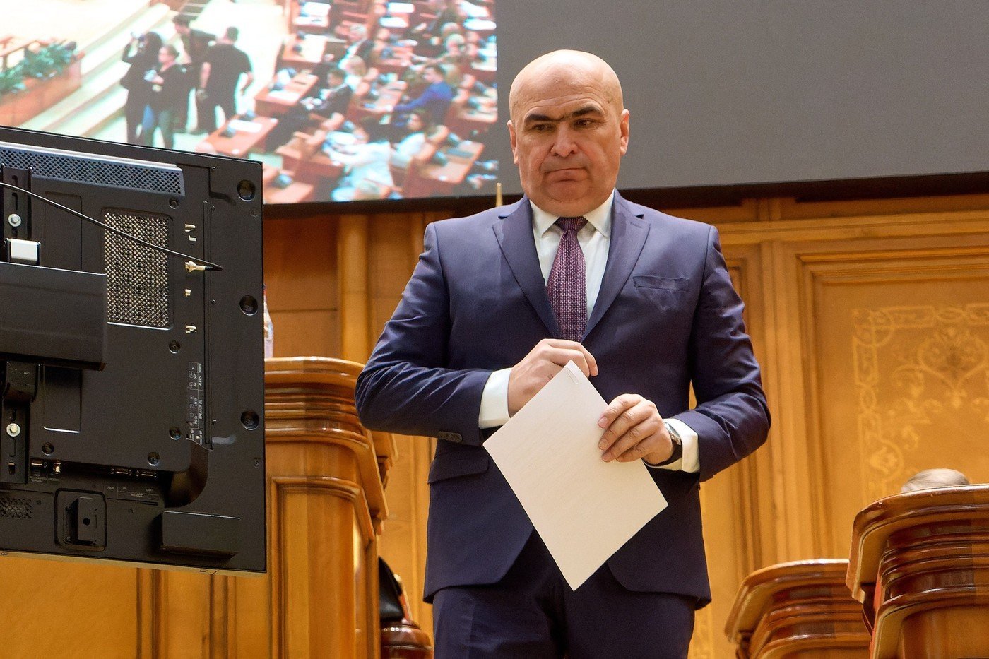 Repatrierea românilor din zonele de conflict continuă; Bolojan promite o analiză a operațiunii Premierul Ilie Bolojan a anunțat că zborurile de repatriere a românilor din zonele de conflict din Orientul Mijlociu vor continua