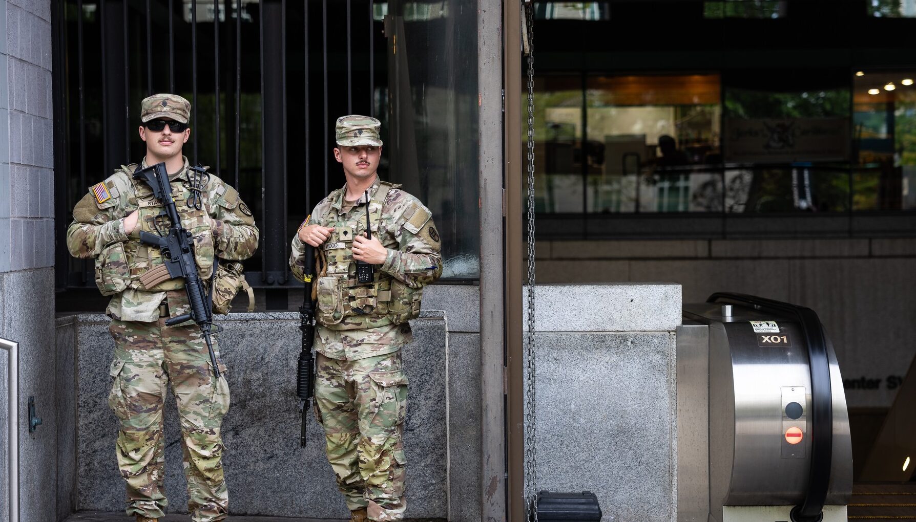 Departarea Gărzii Naţionale: O Victorie a Justiţiei Preşedintele Statelor Unite, Donald Trump, a anunţat recent retragerea Gărzii Naţionale din oraşele americane Chicago, Portland şi Los Angeles, într-o decizie care vine după luni de proteste şi dezbatere intensă