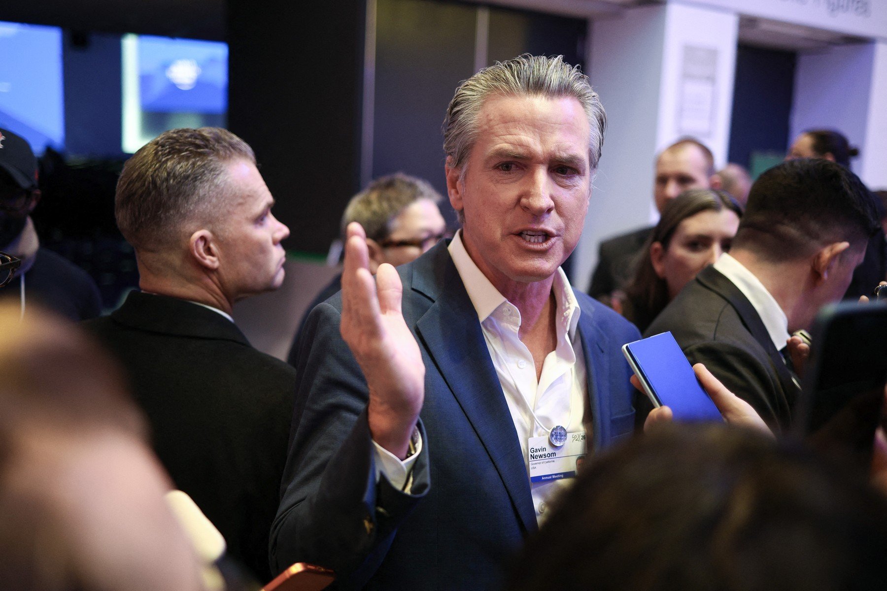Guvernatorul democrat al Californiei, Gavin Newsom, a lansat o critică vehementă la adresa administrației președintelui Donald Trump, acuzându-l de „distrugerea” alianțelor create la sfârșitul celui de-Al Doilea Război Mondial