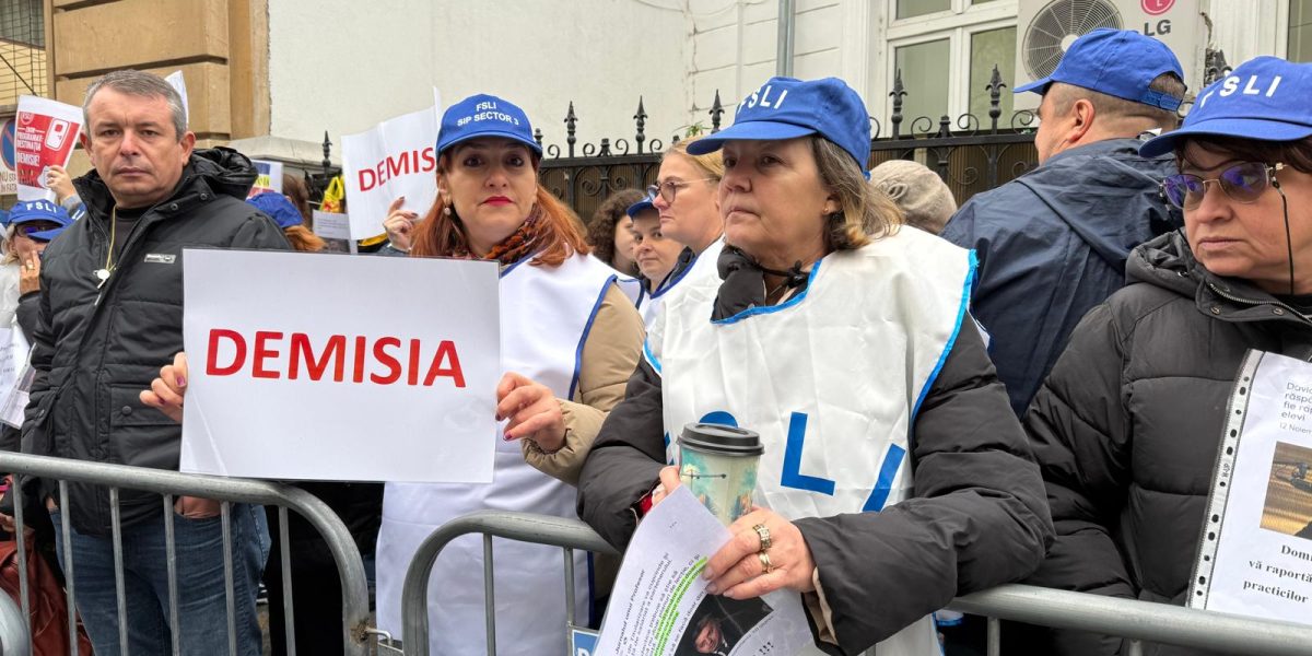 protest-Ministerul-Educatiei.jpeg - NewsFactor