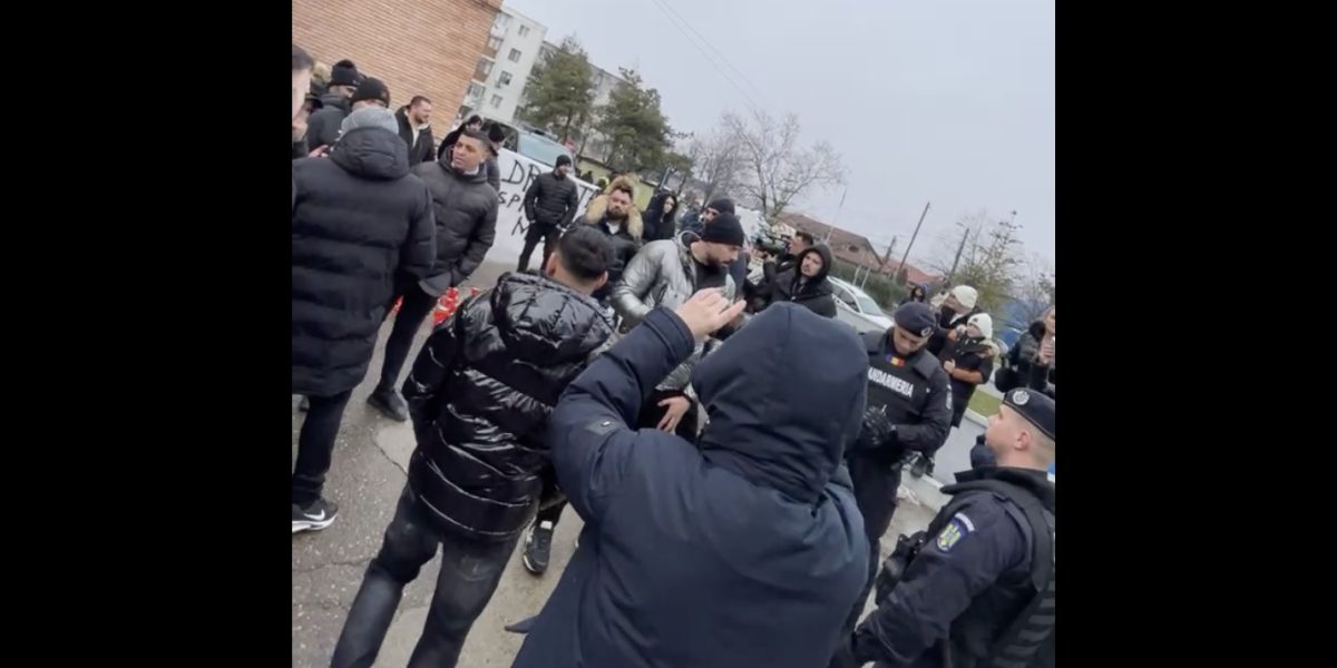 protest-la-spitalul-judetean-Buzau.jpg - NewsFactor