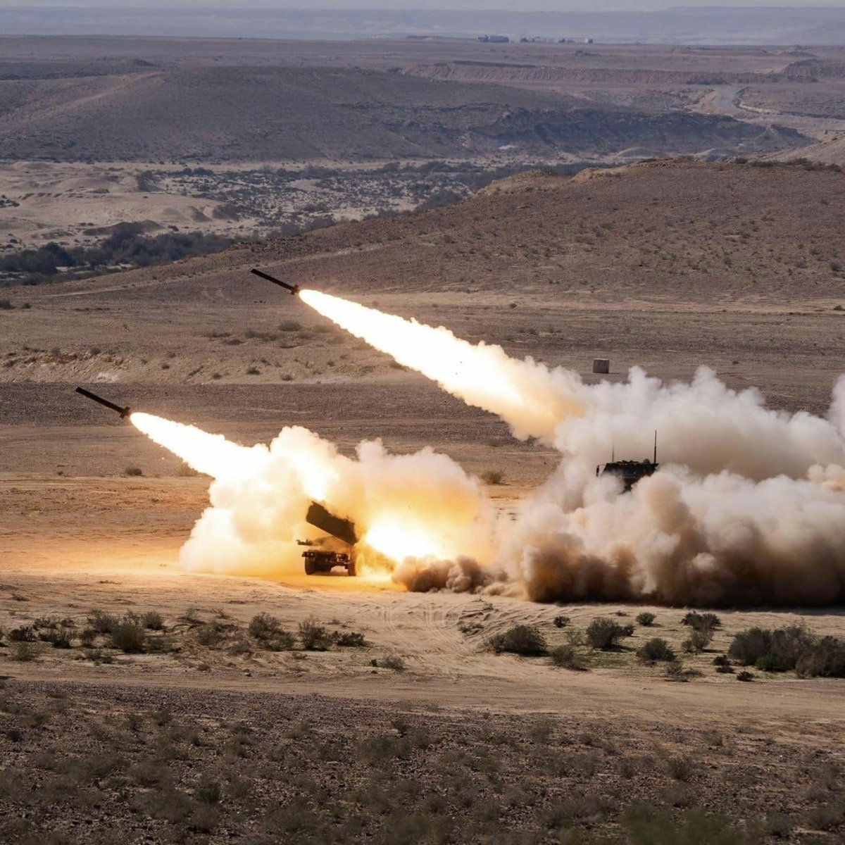 Nouă escaladare în regiune: Israelul atacă ținte ale Hezbollah și Hamas în Liban Armata israeliană a început luni să atace ceea ce a descris drept „ținte” aparținând grupărilor Hezbollah și Hamas din Liban, după ce a emis ordine de evacuare pentru patru sate din estul și sudul acestei țări