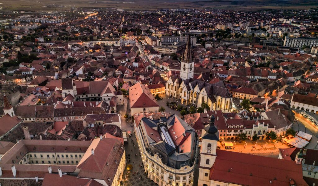 sibiu-vedere-de-sus-biserica-evanghelica-piata-mare-1024x768.jpg - NewsFactor