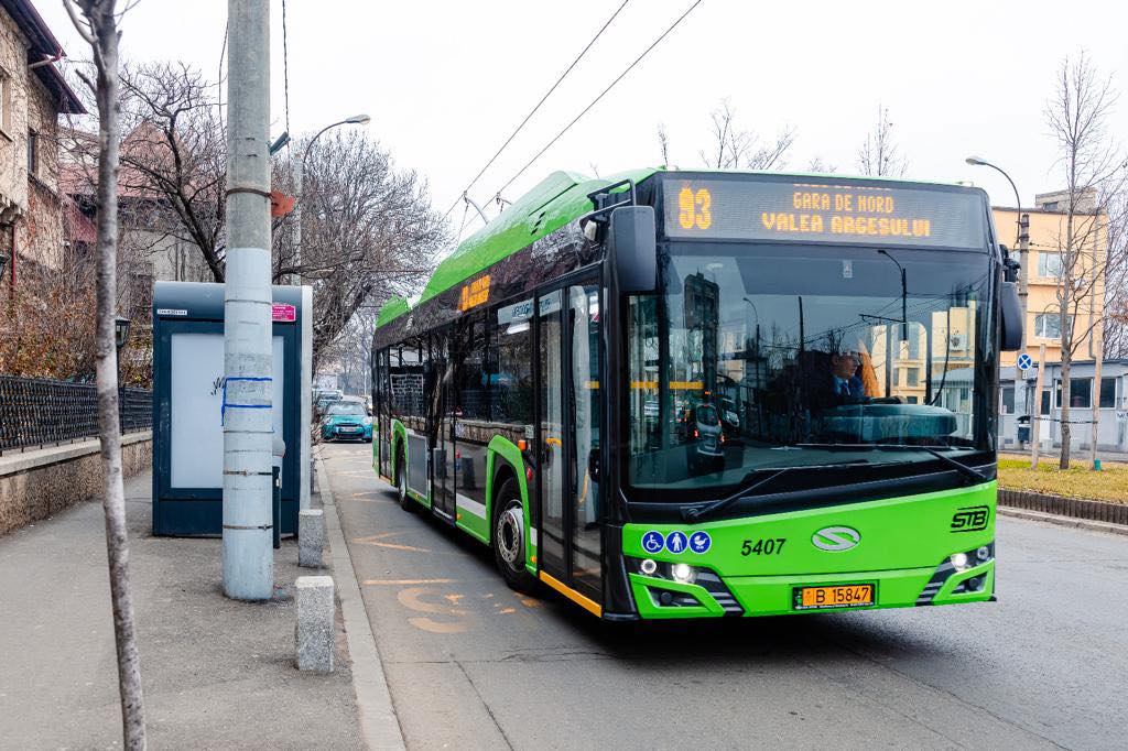 Tarifele la transportul public din București vor crește.