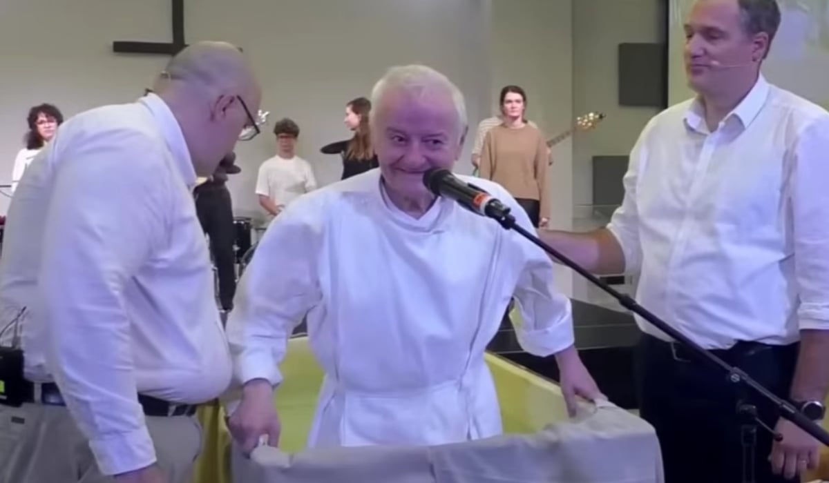 „Controverse la azil: cine l-a vizitat pe bărbatul cu revelații divine”