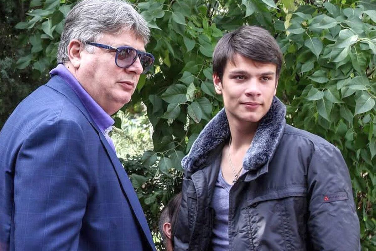 „La 13 ani, lăutari și șprițuri: 50 de bodyguarzi în acțiune!”