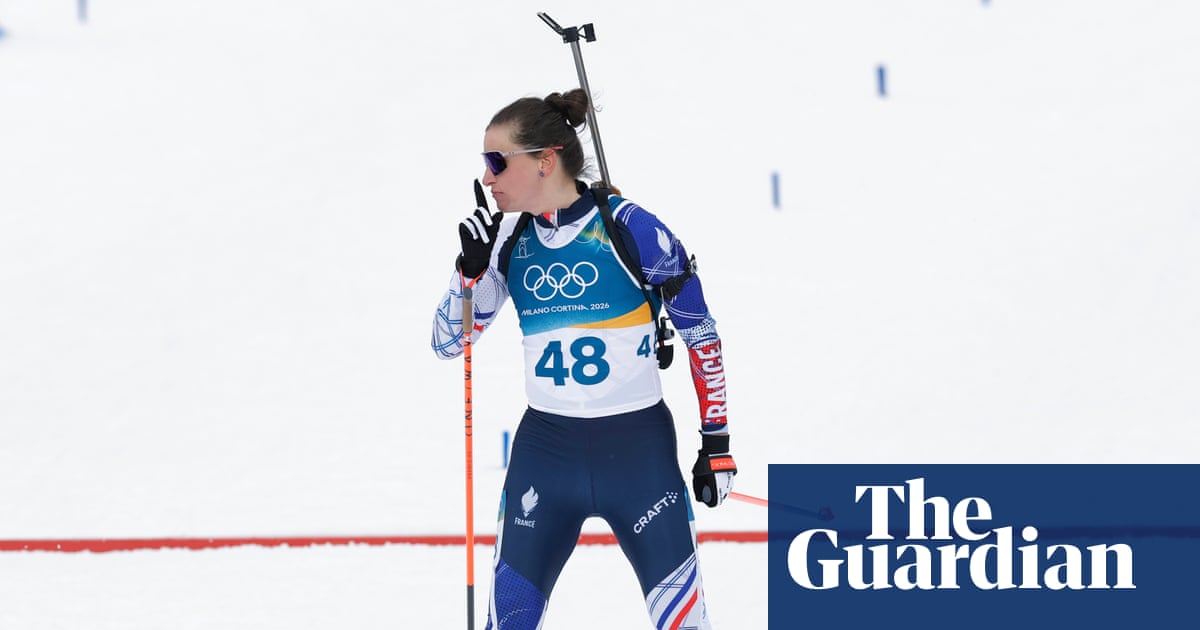 Scandal și Performanță: Julia Simon, Campioană Olimpică în Ciuda Controversei Julia Simon a devenit recent campioană olimpică în proba de 15 km biatlon, cucerind aurul pentru Franța la Jocurile Olimpice de Iarnă