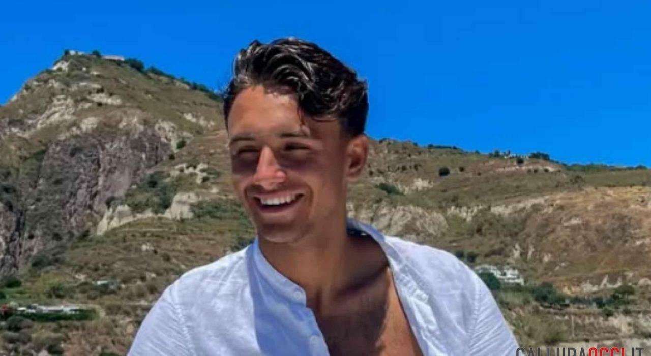 Moarte suspectă pe un yacht din Costa Smeralda Giovanni Marchionni, un tânăr skipper de doar 20 de ani, a fost găsit mort în noaptea dintre 7 și 8 august 2025, pe un yacht ancorat în portul Marina di Portisco, Costa Smeralda