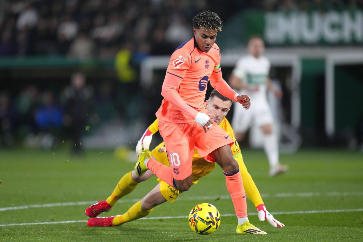 Barcelona își continuă dominația în La Liga, învingând Elche cu 3-1 FC Barcelona a obținut o victorie concludentă împotriva celor de la Elche, scor 3-1, în cadrul etapei cu numărul 22 din La Liga