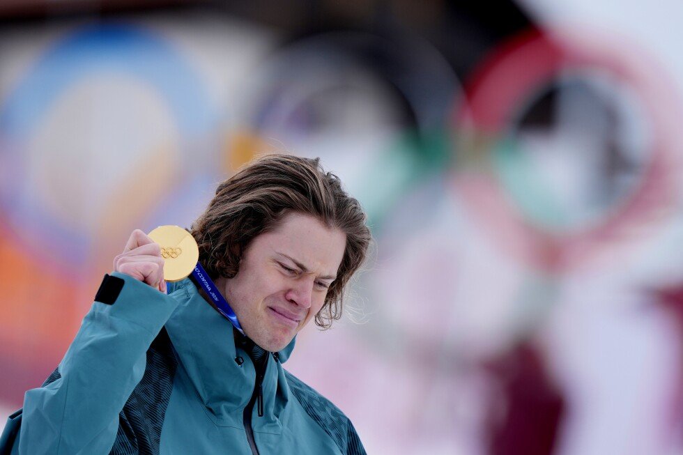 Brazilianul Lucas Pinheiro Braathen câștigă aurul olimpic la schi alpin, aducând o premieră pentru America de Sud Într-un moment istoric pentru sportul sud-american, schiorul brazilian Lucas Pinheiro Braathen a reușit să câștige medalia de aur la proba de slalom gigant de la Jocurile Olimpice de Iarnă, desfășurate la Bormio, Italia