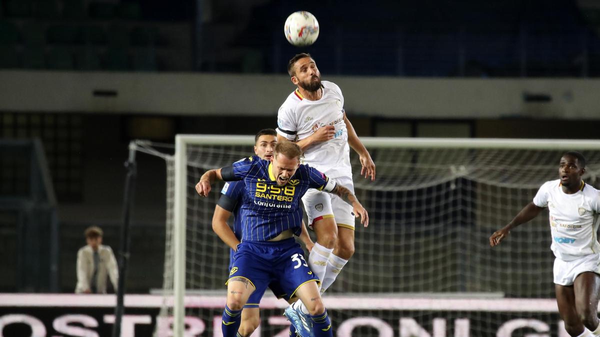 Cagliari și Lecce, pregătite pentru duelul serii În această seară, de la ora 20:45, stadioanele vor vibra la Unipol Domus, unde Cagliari și Lecce se vor întâlni în posticipo-ul etapei cu numărul 25 din Serie A