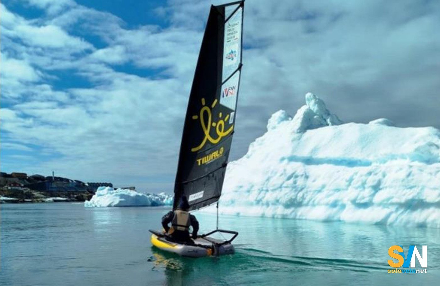 O aventură pe ape simbolice: vlăcarii Manuel Vlacich și Franco Deganutti, într-un Grand Tour inedit Manuel Vlacich și Franco Deganutti, doi velisti renumiți din Friuli, își propun un itinerariu spectaculos pentru 2026: de la fioroasele ape ale Gangesului la cele ale Tamisei, ajungând până în strâmtoarea Bering