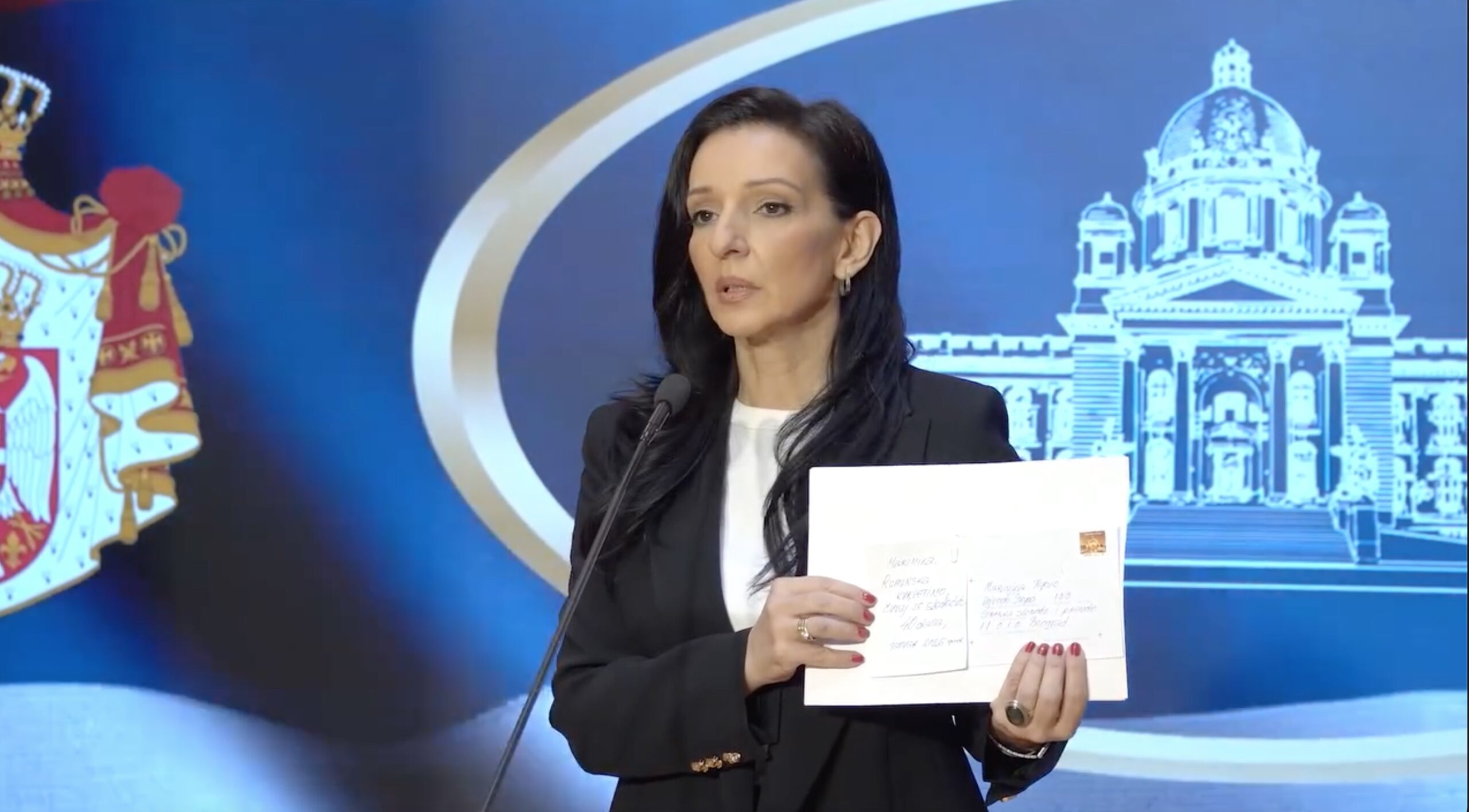 Deputata sârbă de origine română, Marinika Tepic, a anunțat recent că a primit o amenințare cu moartea, după ce a prezentat acuzații împotriva președintelui sârb, Aleksandar Vucic, și a fratelui său, Andrej